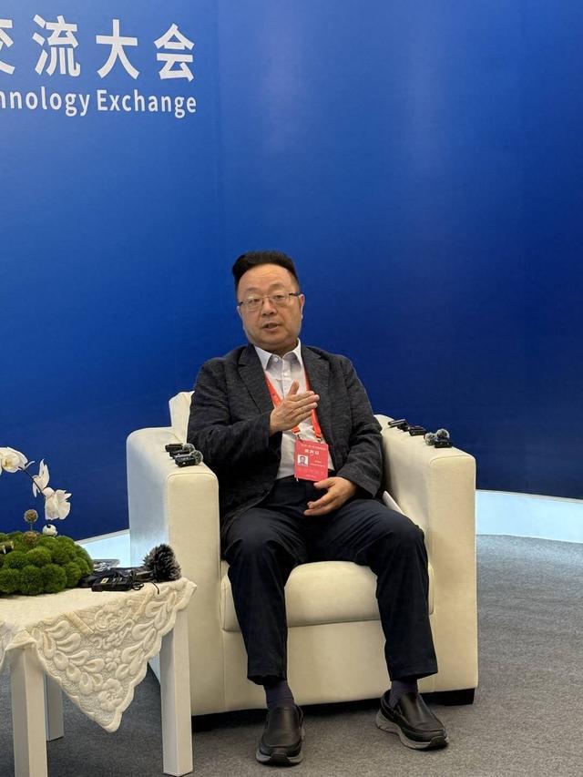 中国工程院院士贺克斌：“一带一路”共享绿色转型机遇｜院士上封