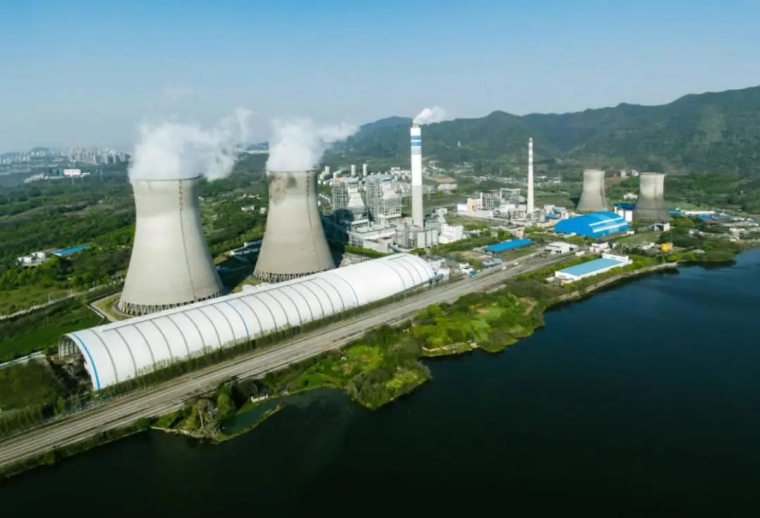 重磅!中煤鄂尔多斯开启10万吨二氧化碳加绿氢制甲醇新篇章减少50万吨碳排放揭秘!